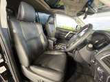 運転席シート廻りは使用感も少なく、良好な状態となっています。前オーナー様が丁寧に使っていたことがよくわかりますね。