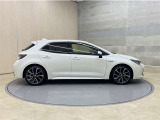 「中古車ハイブリッド保証」付き。ハイブリット機構を無償で保証します。保証期間は初度登録年月から10年目まで、または3年間の長い方。但し累計走行距離が20万km以内。