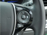◆アダプティブクルーズコントロール◆予め設定した車速内でクルマが自動的に加減速。前走車との適切な車間距離を維持しながら追従走行します。【LKAS】車線維持支援システムでステアリング操作を支援。