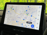 【10.5インチナビ】高級感とインパクトのある大画面ナビを装備。各種オーディオ操作はもちろん、スマホ連携もできる利便性の高いナビです♪