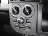 気温に合わせて直感的に操作することで、車内をいつでも快適に保てます。