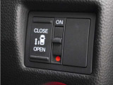 ◆片側電動スライドドア◆狭い駐車場でも乗り降りが楽々♪お子様が隣の車にドアを当ててしまう心配もございません!小さなお子様連れの方もこれで安心。