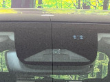 【ホンダセンシング】走行中に前方の車両等を認識し、衝突しそうな時は警報とブレーキで衝突回避と被害軽減をアシスト。より安全にドライブをお楽しみいただけます。