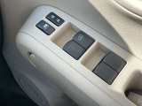 運転席オートが付いたパワ-ウインドスイッチです。