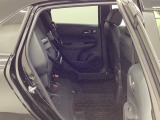 ★チップアップ&ダイブダウン機能付き【ULTR SEAT】は後席座面を左右分割で跳ね上げることができます☆トランクで積載できない背の高い荷物をラクラク収納できます。ホンダ車ならではの人気装備です♪