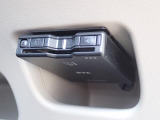 乗車人数やお荷物に応じて後部座席をセパレートに倒すことが出来ます。充分なラゲッジスペースも確保。