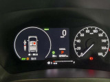 視認性に優れたメーターを採用しており、走行中でも車速や情報が分かりやすく表示されます。運転時の視線移動をむりのない範囲に抑え、快適で安心感のあるドライブをサポートします。