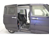 当店は全車『ロングラン保証』付!(1年間、距離無制限 HV車はHV保証付) 別途延長保証もご用意しております♪ ぜひ現車を確認にご来店ください