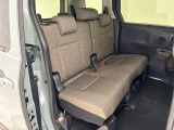 運転席や助手席だけでなく、カーテンエアバッグも装備しています。側方からの衝撃からもしっかりお客様を守ってくれます。