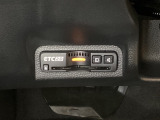 ハンドルの左下にETC2.0がついています。高速道路の料金所の通過も楽々です。 カードの取り出しもしやすい場所についています。
