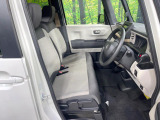 運転席シート廻りは使用感も少なく、良好な状態となっています。丁寧に使われていたことがよくわかりますね。