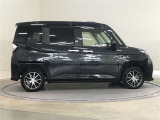 片側パワースライドドア付きだから、狭い駐車スペースなどでの 乗り降りラクラク!小さなお子さまのいるご家庭には嬉しい装備。
