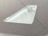 【プリクラッシュセーフティ】前方の車両等を検知し、衝突しそうな時は警報で注意を促し、ブレーキを踏む力をサポート。ブレーキを踏めなかった場合は衝突被害軽減ブレーキが作動、衝突回避をサポートします。