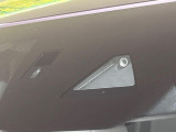 【スマートシティブレーキサポート】低速走行中に前方の車両等を認識し、衝突しそうな時は警報とブレーキで衝突回避と被害軽減をアシスト。より安全にドライブをお楽しみいただけます。
