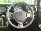 【純正革巻きステアリング】上質な革を使用することで、手にしっかり馴染みとても運転しやすいハンドルです♪