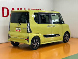 右後ろから