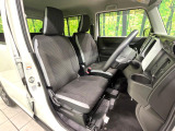 運転席シート廻りは使用感も少なく、良好な状態となっています。丁寧に使われていたことがよくわかりますね。