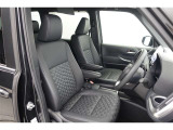 しっかりとしていて上質な座り心地のシートです。 座り心地も良くて長時間の運転も快適ですよ。 肌触りの良いシートが評判です。