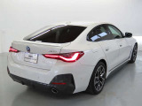 どの角度からもBMWのフォルムが際立ちます。