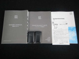 キーを携帯していればリクエストスイッチを押すだけでドアの開錠・施錠が可能です。しかもキーを差し込むことなくエンジンの始動・停止も可能です。取扱説明書・メンテナンスノートが揃っていますので安心です。