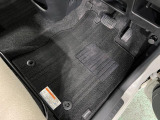 嬉しい純正フロアマット付き♪ 状態も良好です(^^♪