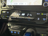 オートエアコンで快適な室内です。