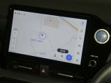 【10.5インチ純正ナビ】純正ナビを装備。タッチパネル式で使いやすく、詳細地図により目的地をピンポイントで設定できます。初めての道でも迷いにくく、ロングドライブも快適ですよ♪