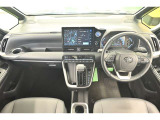 見通しのよいすっきりとした視界で、誰でも運転しやすいです。運転のしやすさは疲れにくさにも繋がりますよ♪