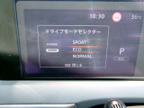SPORT、ECO、NORMALの3種類のドライブモードを選択出来ます。