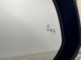【ブラインドスポットモニター(BSM)】ドアミラーでは確認しにくい、後側方エリアに存在するクルマや、急接近してくるクルマを感知してお知らせすることで、不意の衝突を回避をサポートします!