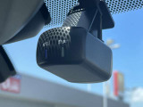 <ドライブレコーダー>初めから付いていると嬉しいアイテムですね!運転状況を映像と音で記録できナビにも連動しているので便利です。