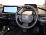 運転席まわりです。 各操作スイッチは使いやすい位置に配置されてます。