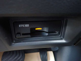 ETC2.0は従来のETCに比べて料金支払いだけではなく渋滞や事故などの道路情報をリアルタイムで受け取る事の出来る「次世代型のETCサービス」です♪