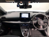 シンプルながら機能性あふれる運転席廻りです。視界性もよく、運転しやすいですよ。