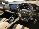 コックピットのような運転席は、ドライバーの運転する楽しさをさらに引き立ててくれます。