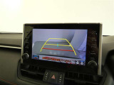 車庫入れや駐車で威力を発揮するのがバックモニター!ナビディスプレイに後ろの様子が映し出されるから安心です。