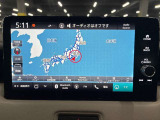 ディスプレイオーディオやカーナビは、現代のドライブにおいて欠かせない装備のひとつです。初めての場所でも迷いにくく、快適なルート案内で運転をサポートします。移動中のエンターテインメント性も高まります。