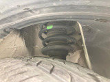 お車を安心してお乗りいただく為には、足回りの定期点検が欠かせません。サービスサポート(有償保証)では無料点検もご提供しており、安心のカーライフをお過ごしいただけるサポート体制が整っています。