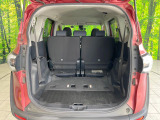 後席を格納すると、これだけの広さが!シーンに合わせたシートアレンジで、大きな荷物も積むことが出来ます♪