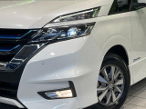 【LEDヘッドライト】悪天候や夜間走行時も良好な視界を確保し安心して運転できる高輝度LEDヘッドライトを装備!点灯速度が早く、消費電力も抑えられています。