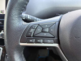 運転席右下の操作しやすい位置に各種設定ボタンがあります