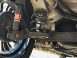お車を安心してお乗りいただく為には、足回りの定期点検が欠かせません。サービスサポート(有償保証)では無料点検もご提供しており、安心のカーライフをお過ごしいただけるサポート体制が整っています。