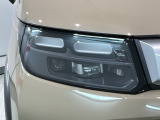 LEDヘッドライトは、点灯の瞬間から最大光量を発揮し、突然暗くなるトンネルなどでの安定感を高めます。