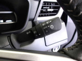 オートライト機能装備です!車外の明るさに応じて、自動的にライトの点灯・消灯をしてくれます♪