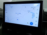 10.5インチのディスプレイオーディオ装着です。スマホとの通信で様々なサービスが楽しめます。TV視聴にも対応しています。