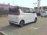 当社は全車、無料の「ワイド保証」付き。さらにプラス1年、2年の保証延長をご希望される方には有料で用意してます。全国2000以上の日産サービス工場がご愛車をサポートしてくれます。安心