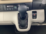 発進時から滑らかに加速する無段階変速のCVTはストップ&ゴーの多い街の中も快適です