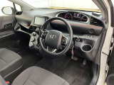 見通しのよいすっきりとした視界で、誰でも運転しやすいです。運転のしやすさは疲れにくさにも繋がりますよ♪