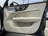 大変綺麗な車両ですのでドア内も状態良好です。