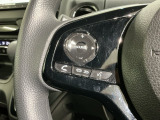 ステアリングにオーディオ操作スイッチが付いています。オーディオ画面に直接タッチしなくても操作が出来ますので、運転に集中できます。